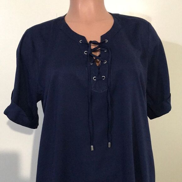 BROOKE SHIELDS Timeless Lace-Up Neck Woven Top - Picture 3 of 6